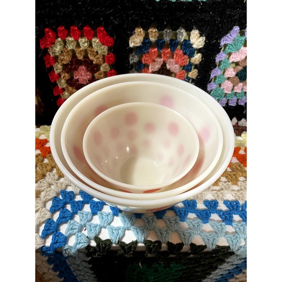 Fire King Red and white Polka Dot nesting bowl set of 3 - Picture 7 of 8